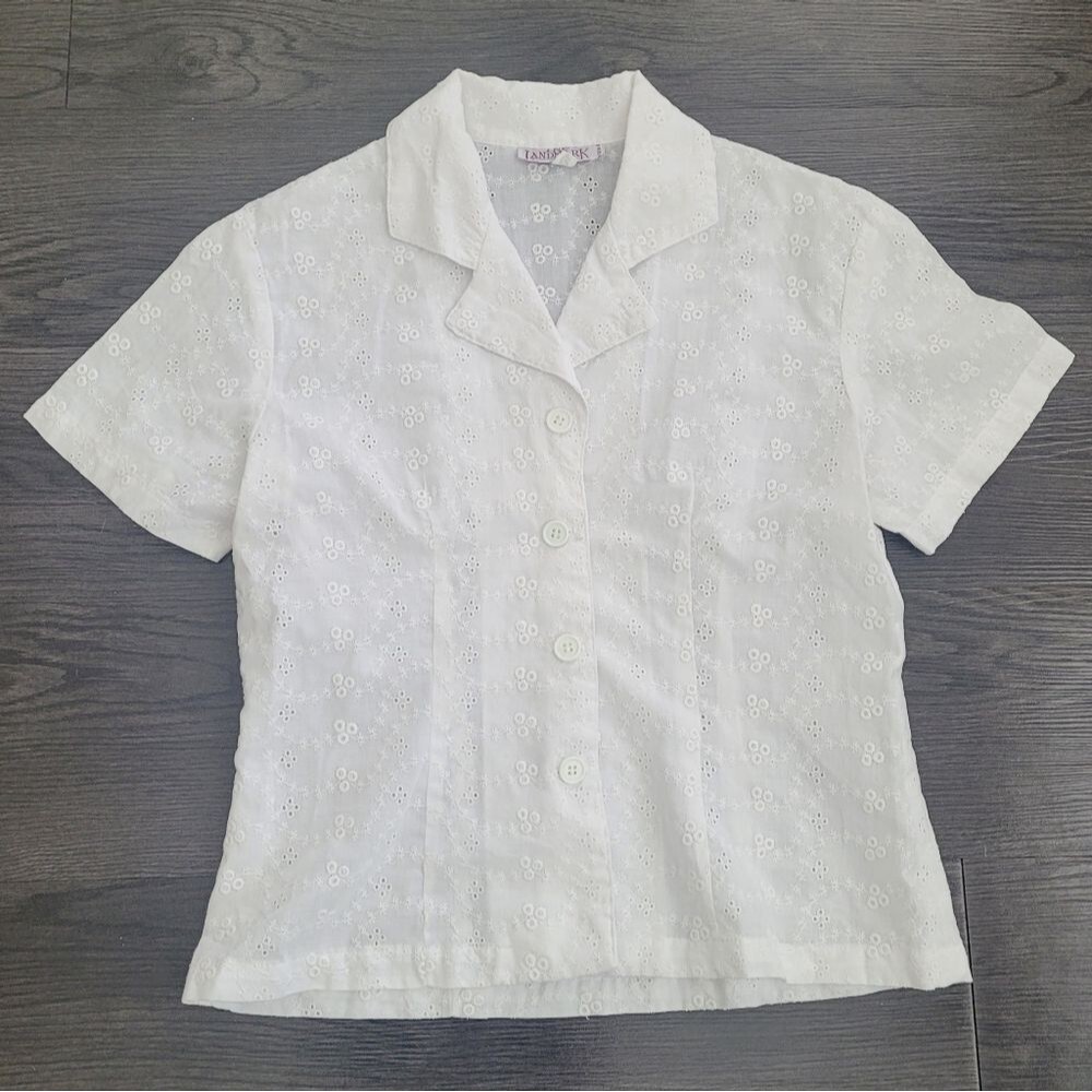 The Landmark White Eyelet Short Sleeve Button-Down Shirt Women's Small Vacation